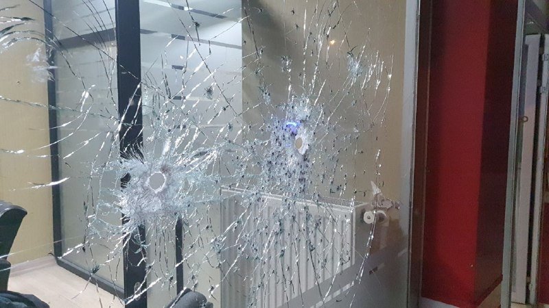 Önüne Çıkan İş Yerlerine Kurşun Yağdırdı