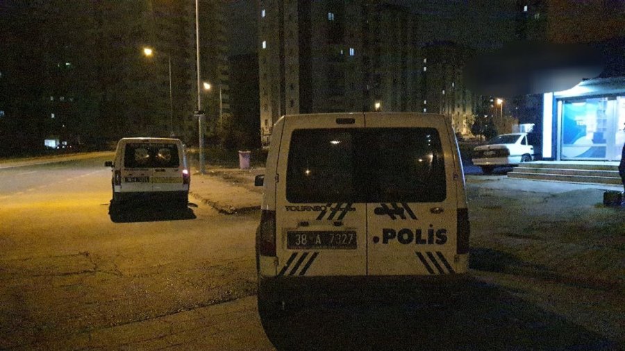 Önüne Çıkan İş Yerlerine Kurşun Yağdırdı