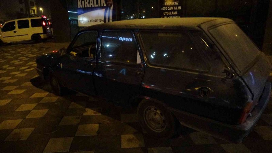 Gaz Kaçağı Olan Otomobil Akaryakıt İstasyonunda Böyle Patladı