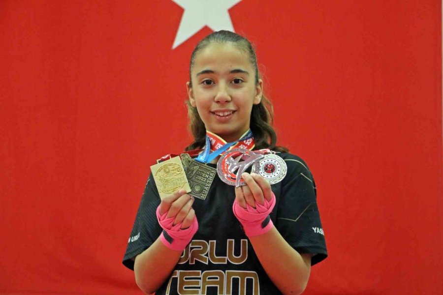 Annesi Kendisini Korusun Diye Gönderdi, Uluslararası Şampiyon Olup Döndü