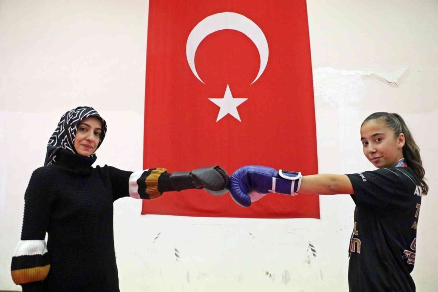 Annesi Kendisini Korusun Diye Gönderdi, Uluslararası Şampiyon Olup Döndü