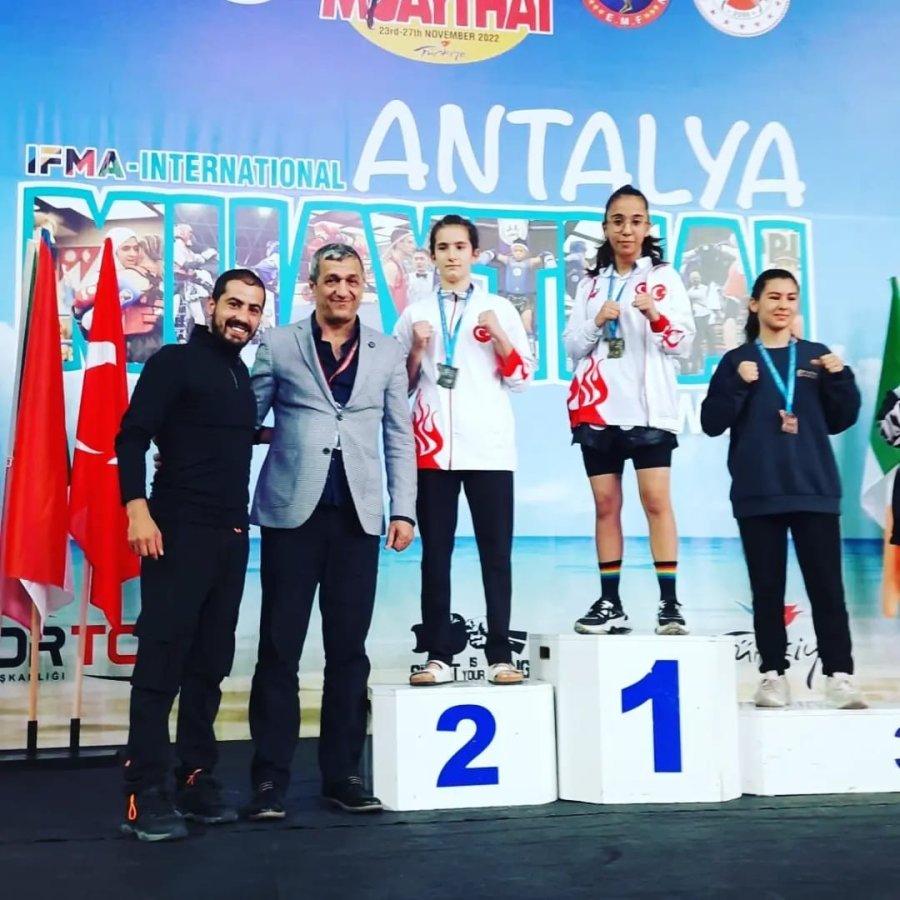 Annesi Kendisini Korusun Diye Gönderdi, Uluslararası Şampiyon Olup Döndü