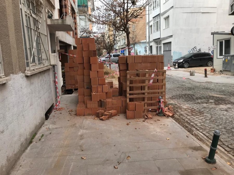 İnşaatlarda Göz Ardı Edilen Önlemler Vatandaşların Hayatlarıyla Oynuyor