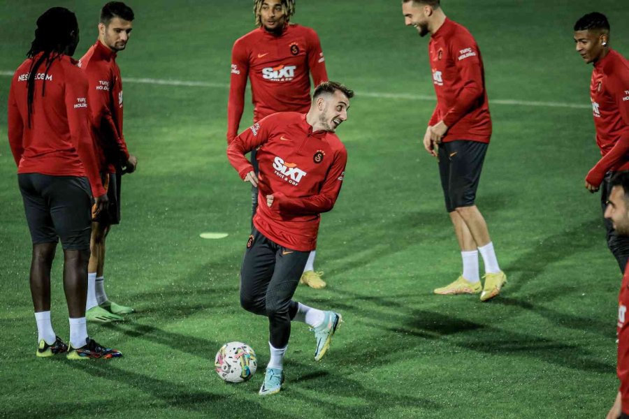 Galatasaray, Antalya Kampının İlk Antrenmanını Yaptı