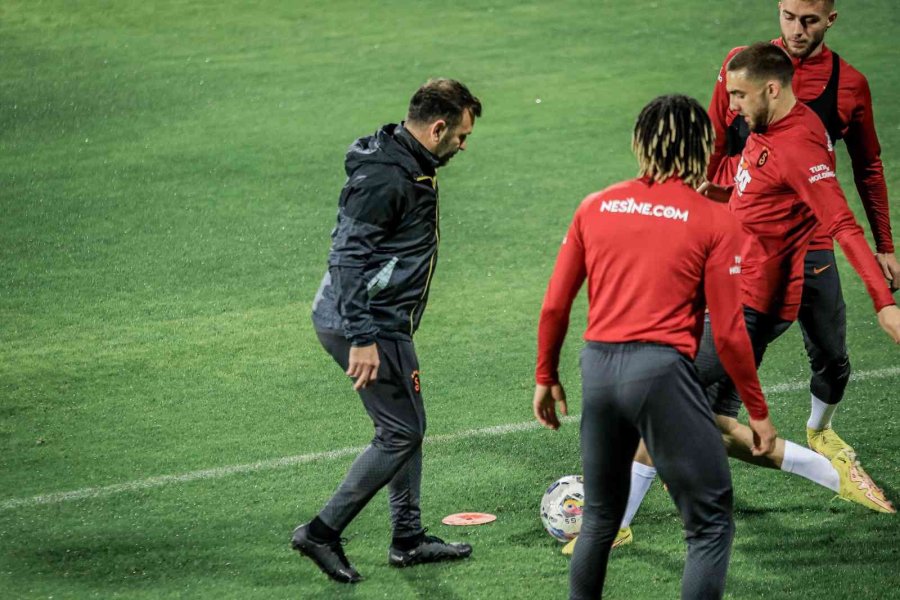Galatasaray, Antalya Kampının İlk Antrenmanını Yaptı