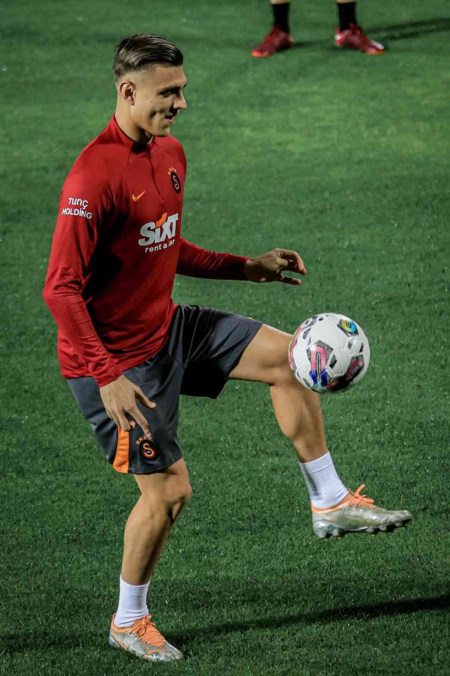 Galatasaray, Antalya Kampının İlk Antrenmanını Yaptı