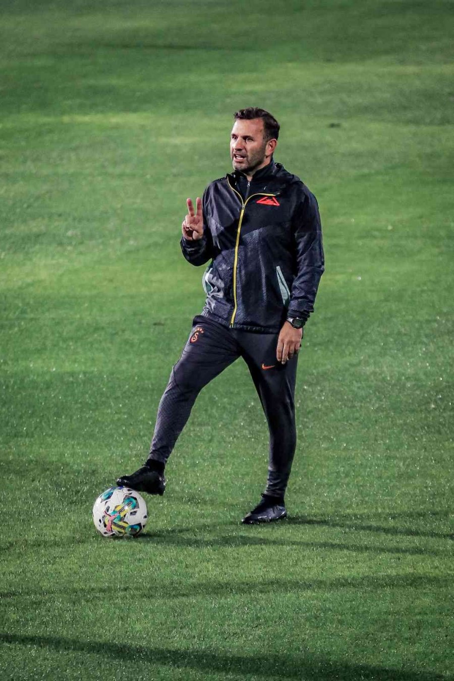 Galatasaray, Antalya Kampının İlk Antrenmanını Yaptı