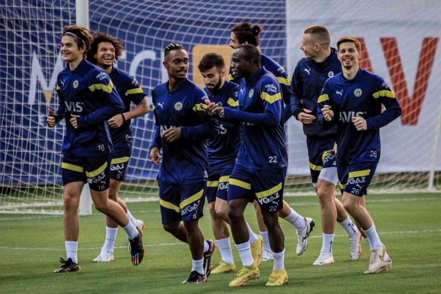 Fenerbahçe Hazırlıklarını Sürdürdü