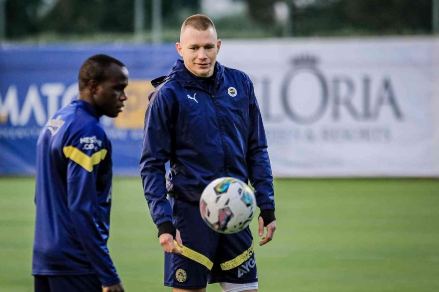 Fenerbahçe Hazırlıklarını Sürdürdü