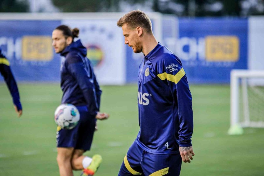 Fenerbahçe Hazırlıklarını Sürdürdü