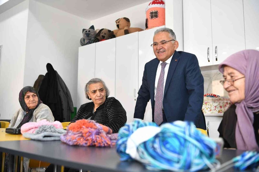 Başkan Büyükkılıç ’ulu Çınarları’ Ziyaret Etti