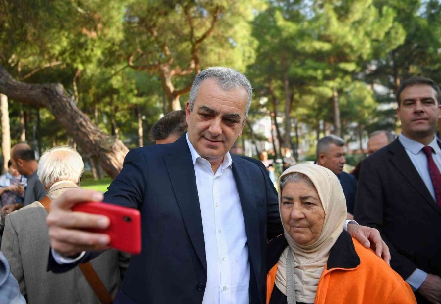 Başkan Esen Vatandaşlara Fasulye İkram Etti