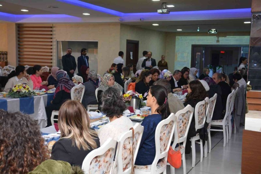 “gönül Bağı” Projesi Çerçevesinde Özel Eğitim Öğrenci Velilerine Yönelik Kahvaltı Etkinliği Gerçekleştirildi