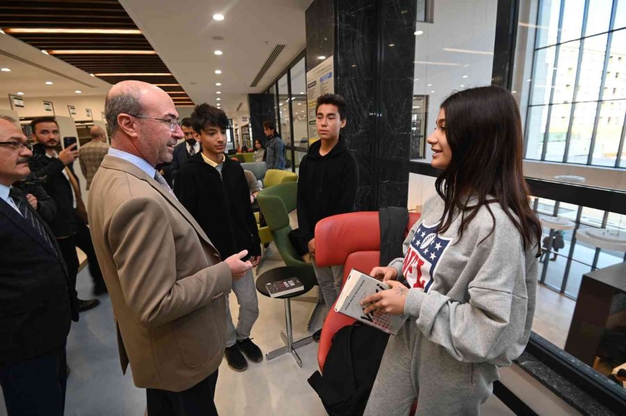 Selçuklu’da Yeni Nesil Şehir Kütüphanesi Faaliyetlerine Başladı