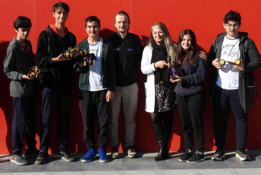 Bilim Merkezi’nden Solar Enerjili Oyuncak Araba Tasarımı