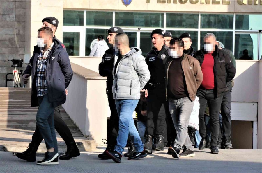Antalya’da Mafya Tipi Örgüte Yapılan Operasyonda 21 Kişi Adliyeye Sevk Edildi