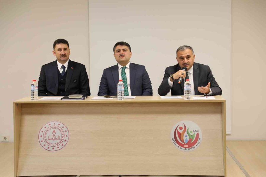 Develi’de Akademik Başarı Ve Gelişim Projesi Değerlendirme Toplantısı Yapıldı