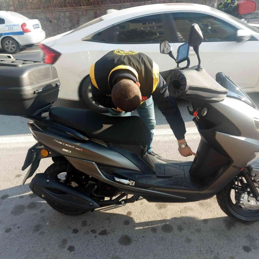 Oto Hırsızlığını Önlemek İçin Denetimler Aralıksız Sürüyor