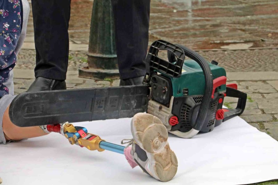 Antalya’da Babadan İlginç Eylem