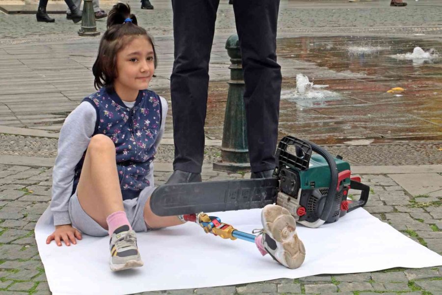 Antalya’da Babadan İlginç Eylem