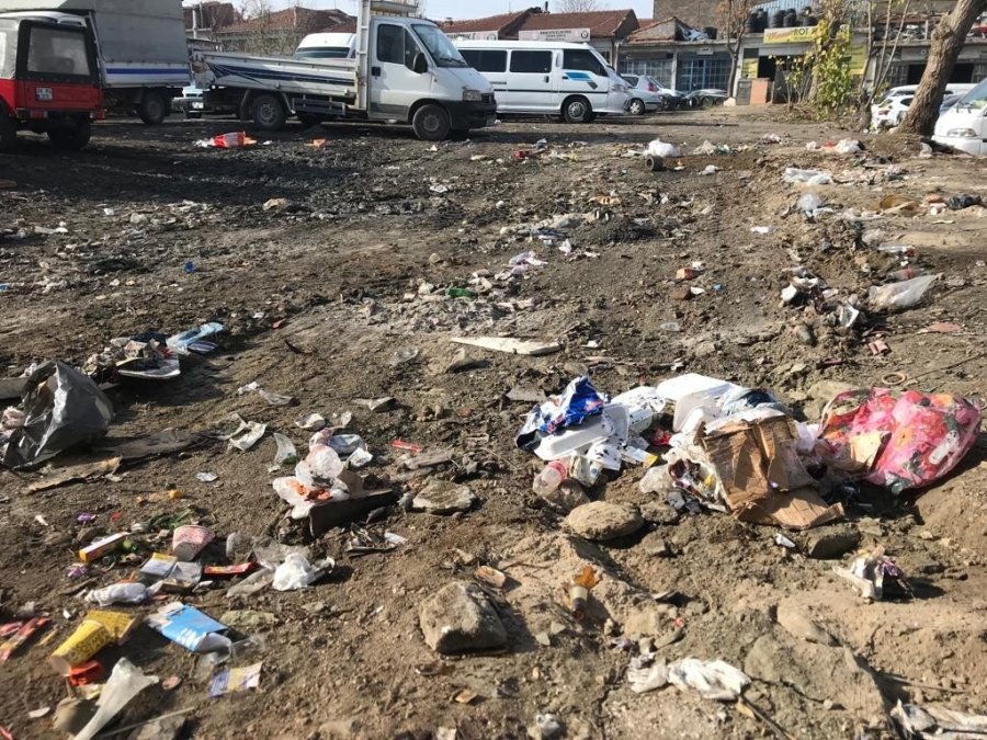 Sanayi Esnafı Atılan Çöplere Çare Bekliyor