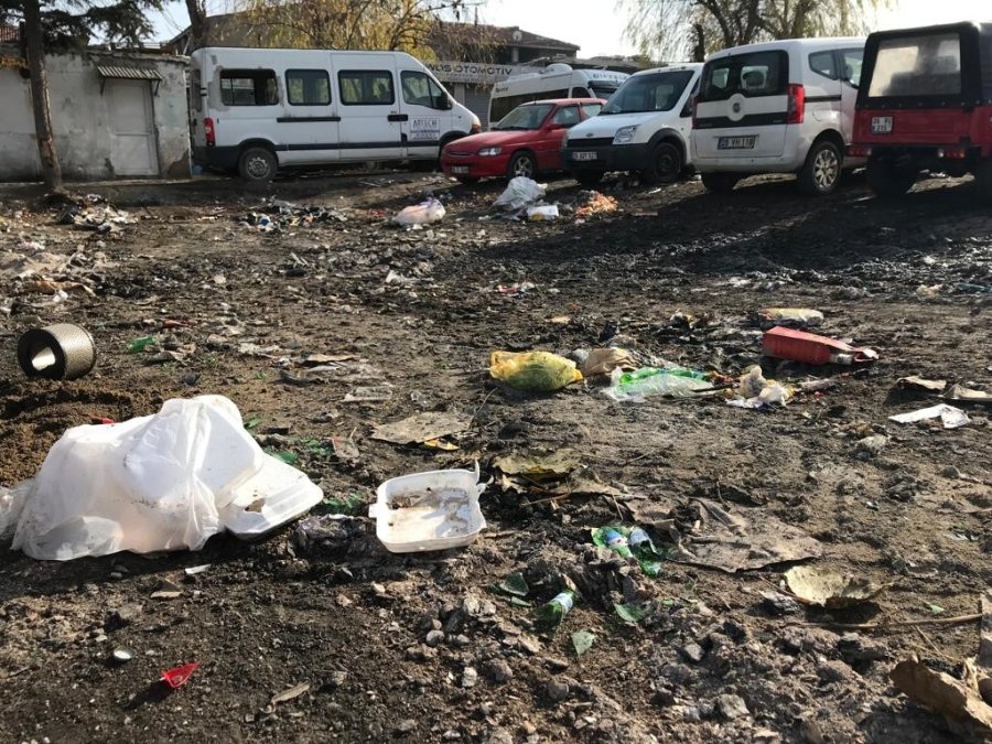 Sanayi Esnafı Atılan Çöplere Çare Bekliyor