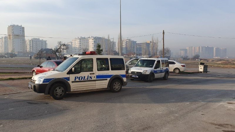 Isıtmak İçin Aracını Çalıştırdı, Döndüğünde Şoka Uğradı