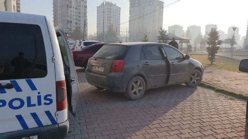 Isıtmak İçin Aracını Çalıştırdı, Döndüğünde Şoka Uğradı