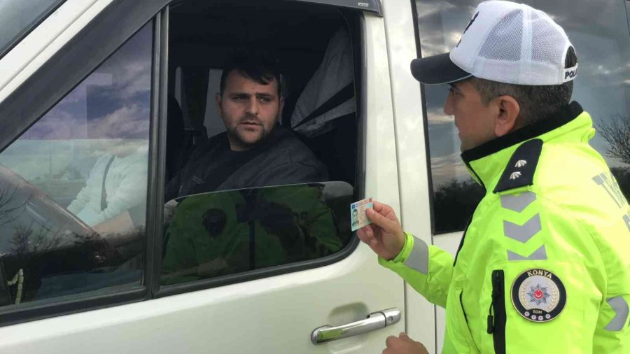 Uzmanlardan Sisli Havalarda Takip Mesafesi Ve Far Kullanım Uyarısı