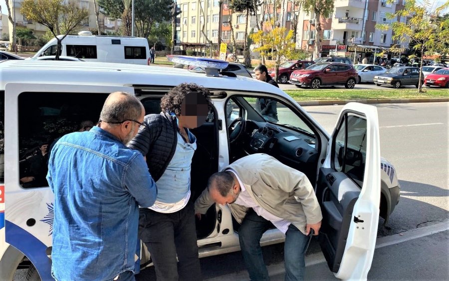 Kapı Anahtarıyla 3 Polisi Ve Bir Vatandaşı Yaralayan Motokurye Tutuklandı