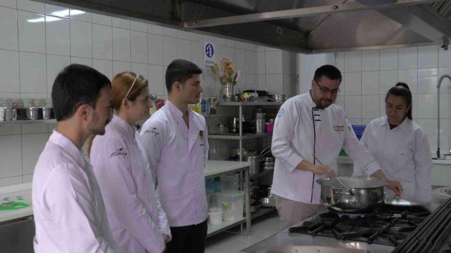 “kayseri Ürün Çeşitliliğiyle Gastronomi Liginde Kalmayı Hak Ediyor”