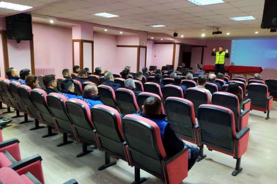 Aksaray’da Trafik Jandarmasından Zabıtaya Trafik Güvenliği Eğitimi