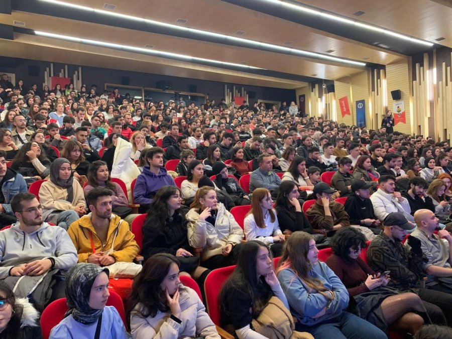 Anadolu Üniversitesi’nde Türkiye’nin En Büyük Öğrenci Etkinliklerinden Birisine İmza Atıldı