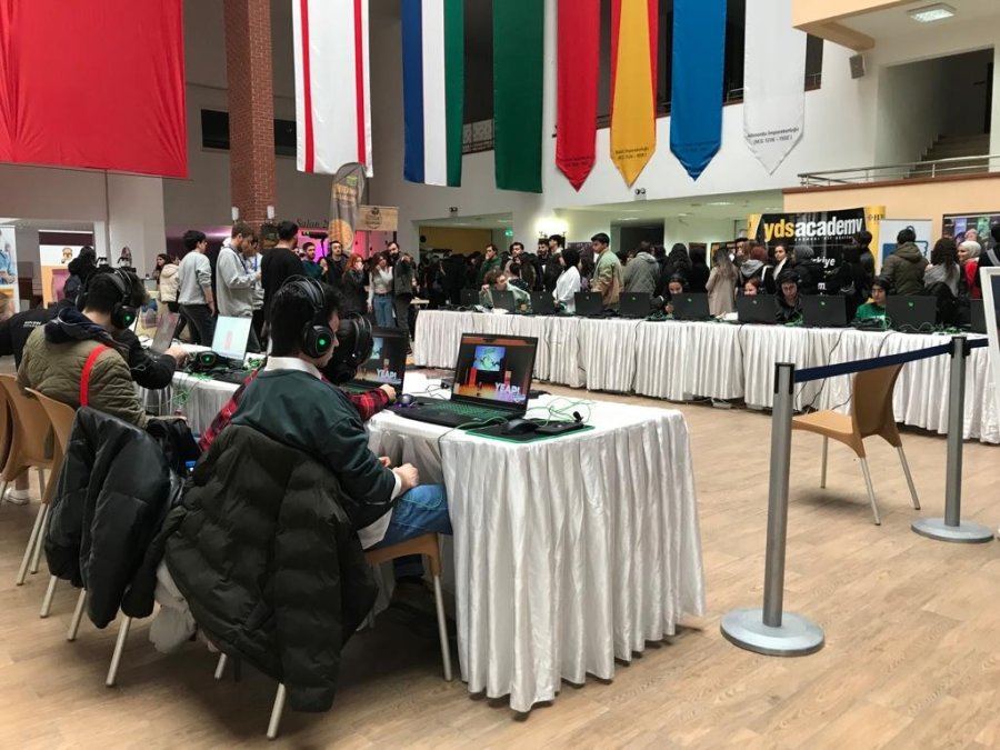 Anadolu Üniversitesi’nde Türkiye’nin En Büyük Öğrenci Etkinliklerinden Birisine İmza Atıldı