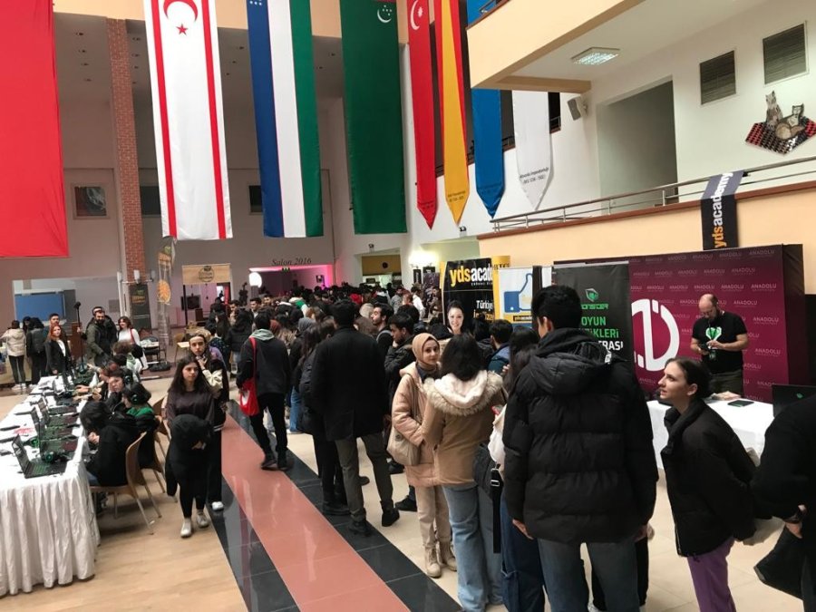 Anadolu Üniversitesi’nde Türkiye’nin En Büyük Öğrenci Etkinliklerinden Birisine İmza Atıldı