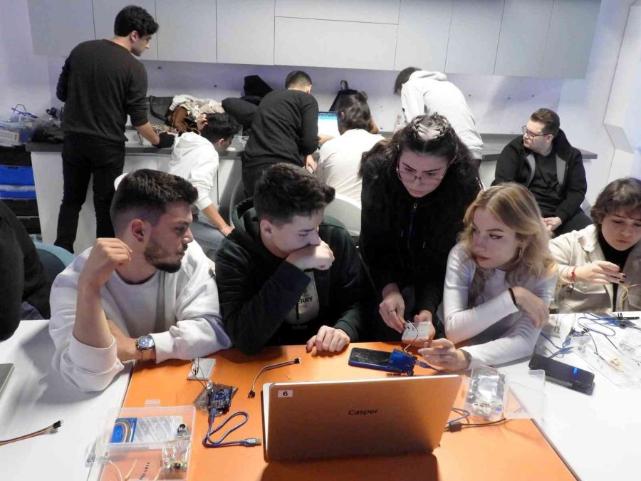 Bilim Merkezi’nden Kodlama Eğitimi