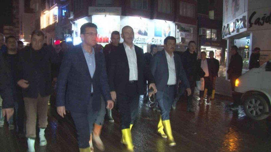 Bakan Soylu’dan Sel Mağduru Esnaflara Ziyaret