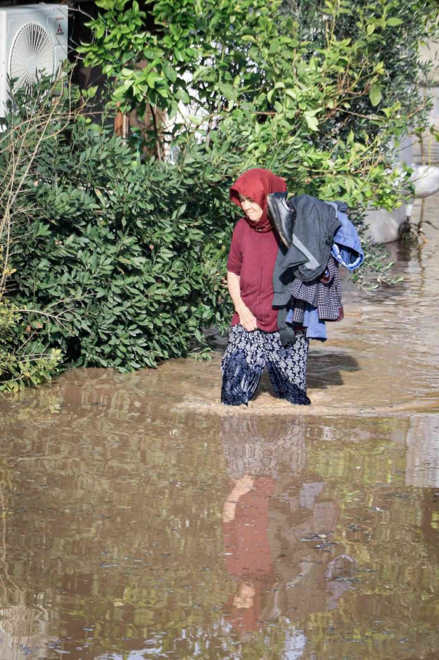Kumluca’da Sel Felaketi Vatandaşı Evsiz Ve Serasız Bıraktı