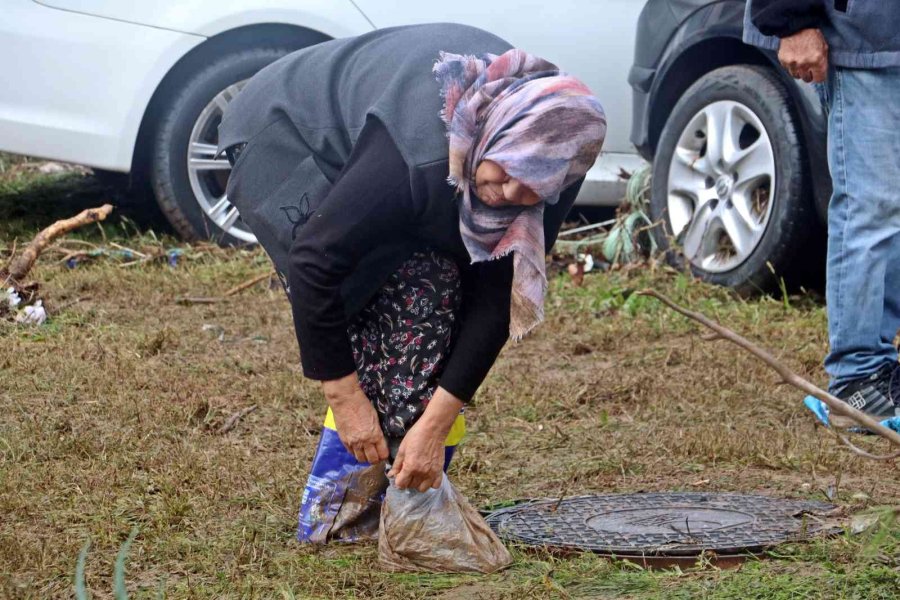 Kumluca’da Sel Esnafı Vurdu, Görüntüler Savaş Alanlarını Aratmadı