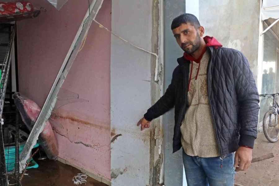Kumluca’da Sel Esnafı Vurdu, Görüntüler Savaş Alanlarını Aratmadı