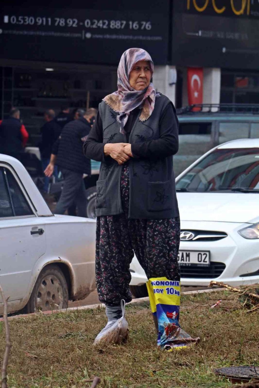Kumluca’da Sel Esnafı Vurdu, Görüntüler Savaş Alanlarını Aratmadı