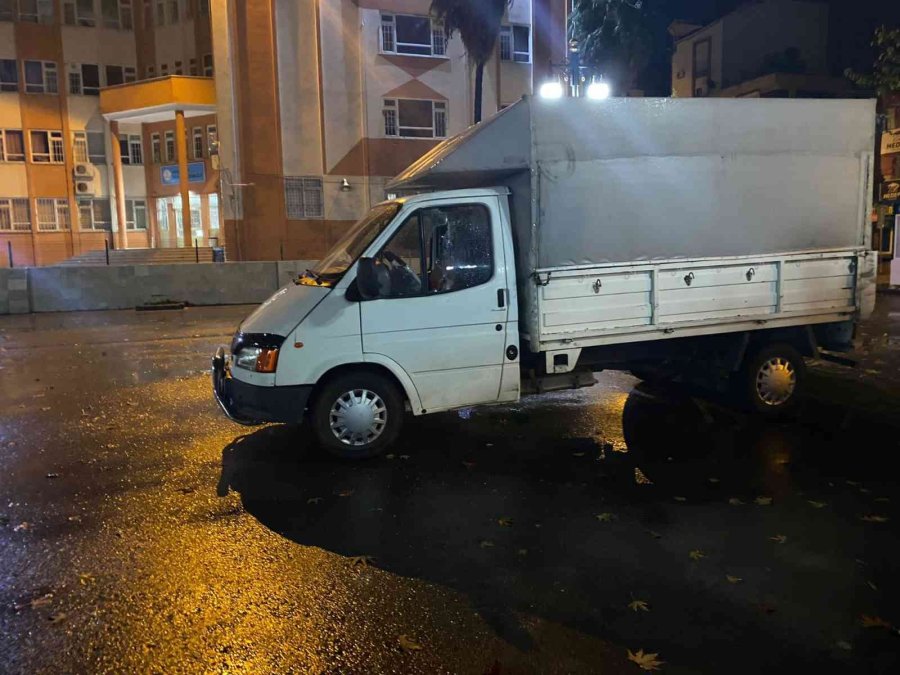 Antalya’da Gece Yarısı Otoparkta İki Grup Arasında Silahlı Çatışma: 5 Yaralı