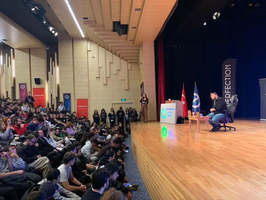 Anadolu Üniversitesi’nde Türkiye’nin En Büyük Öğrenci Etkinliklerinden Birisine İmza Atıldı