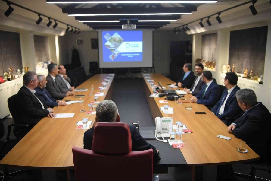 Başkan Büyükkılıç’a ‘ulaşım Ağları Ve Aktarma Sistemleri’ Sunumu