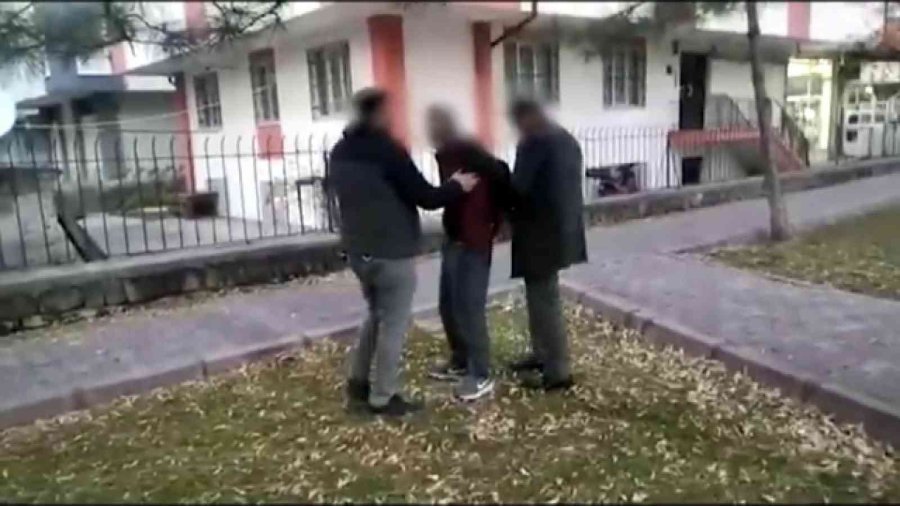 Polis Ekipleri Bir Haftada 45 Bin Kişiyi Sorguladı, 79 Aranan Şahsı Yakaladı