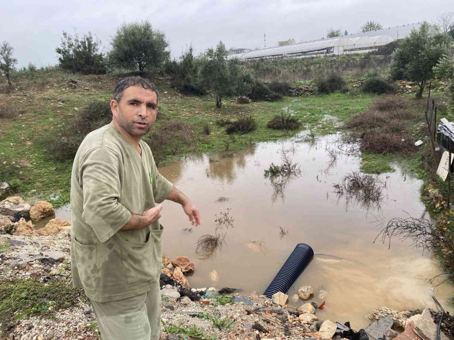 Evi Sular Altında Kalan Yaşlı Teyze Göz Yaşlarına Hakim Olamadı