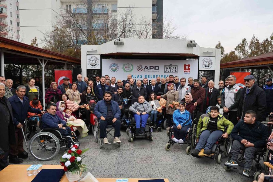 Talas Belediyesi’nden Engellilere Akülü Araç Desteği