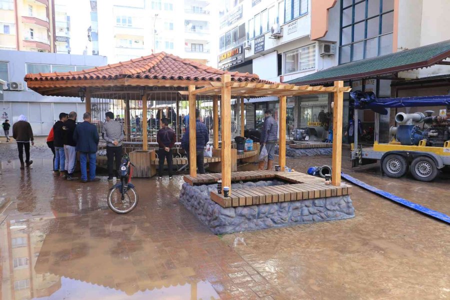 Selin Vurduğu Yer Altı Otoparkındaki 245 Araç İçin Su Tahliyesi Yapılıyor