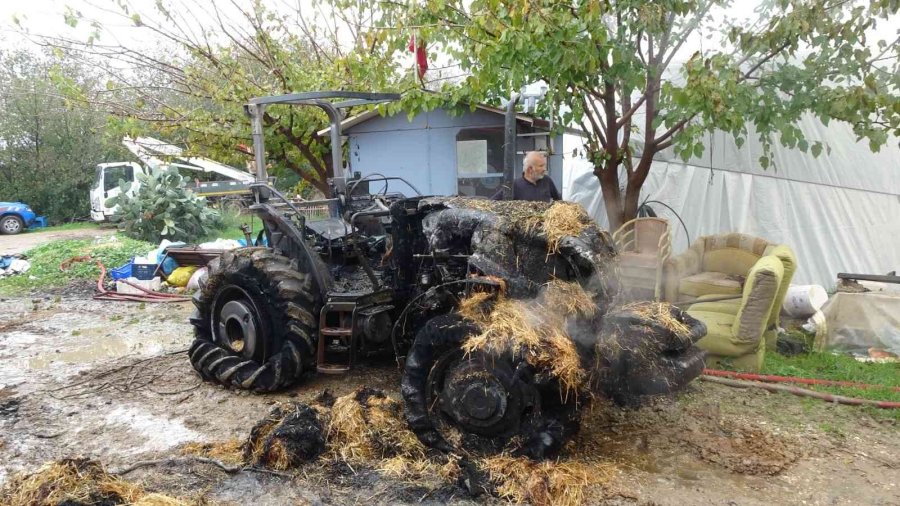 Besihanede Çıkan Yangında Binlerce Saman Balyası Yandı, Hiç Kullanılmayan Son Model Traktör Küle Döndü