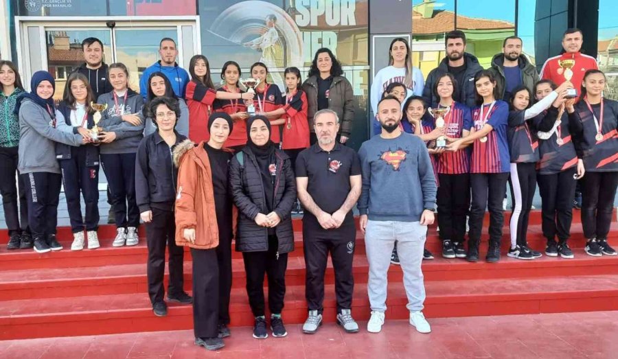 Karaman’da Yıldızlar Dart Turnuvası Sona Erdi